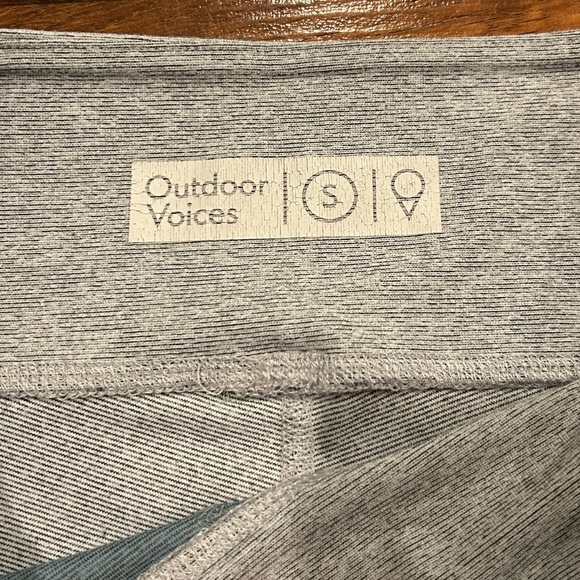 Outdoor Voices Mid-Rise 3/4 Warmup Grey Blue Leggings Size Small - Picture 3 of 5
